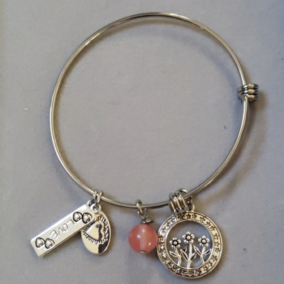 25. Charm Bracelet - Picture 2 of 2